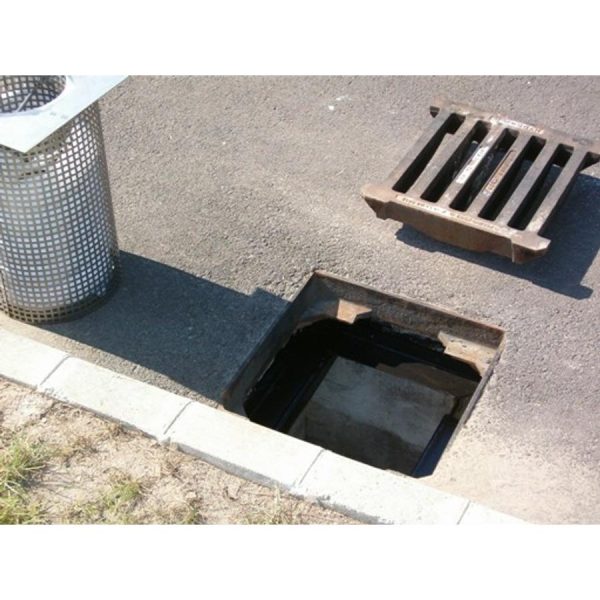 Csapadékvíz olajleválasztó komplett akna 24 l/sec-1